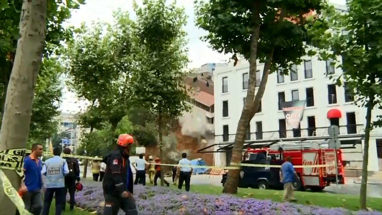 Moment 4-storey building collapses caught on camera