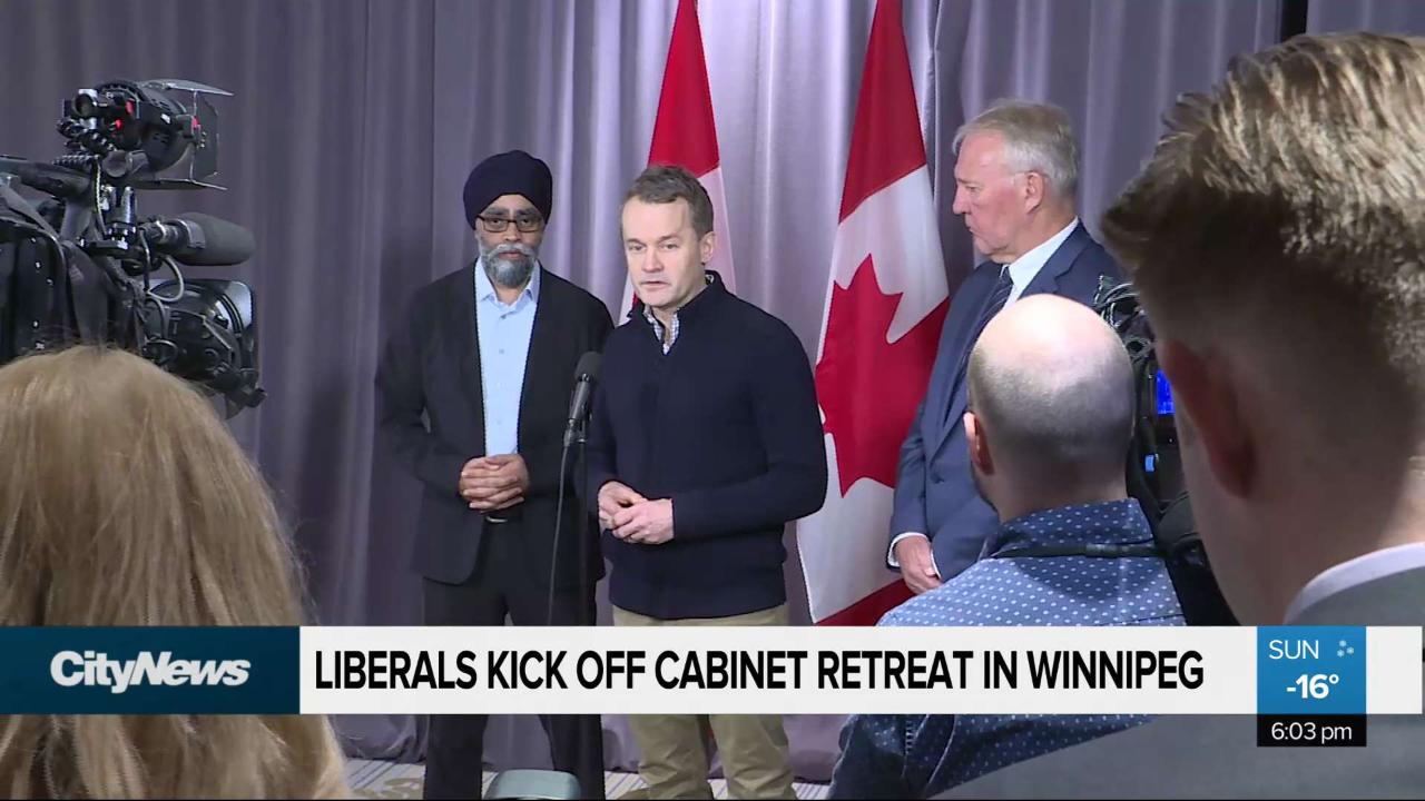 Liberal Cabinet Retreat Begins In Winnipeg 8914